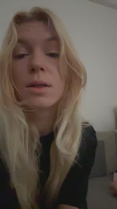ines190 live cam on Cam4