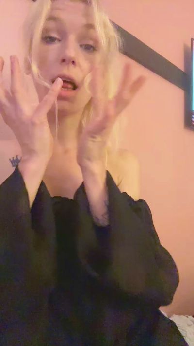 ines190 live cam on Cam4
