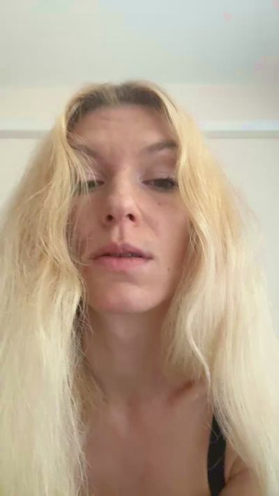 ines190 live cam on Cam4