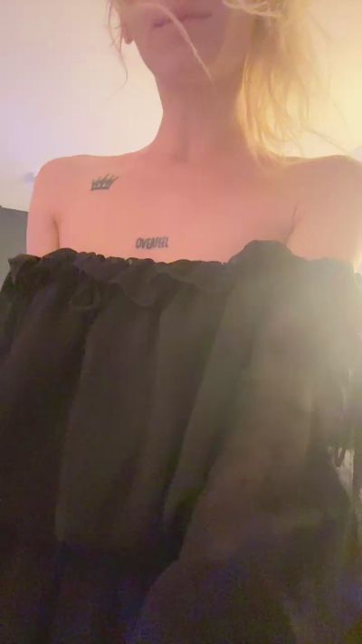 ines190 live cam on Cam4