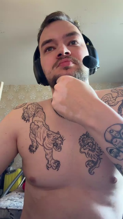 ioan19099 live cam on Cam4