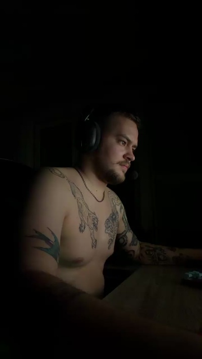 ioan19099 live cam on Cam4
