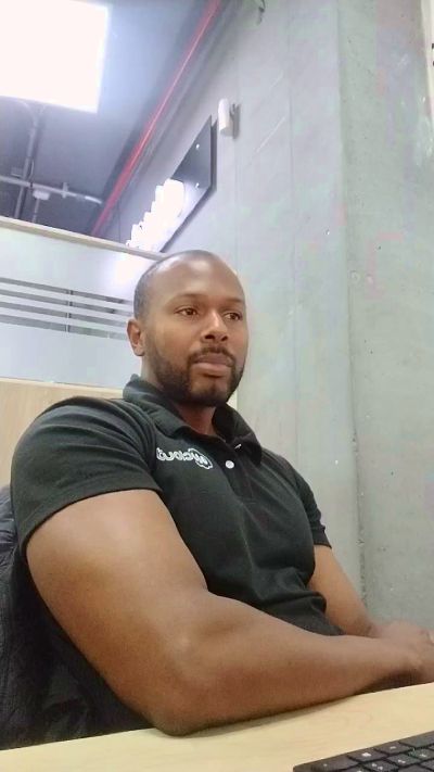 irey_negro live cam on Cam4