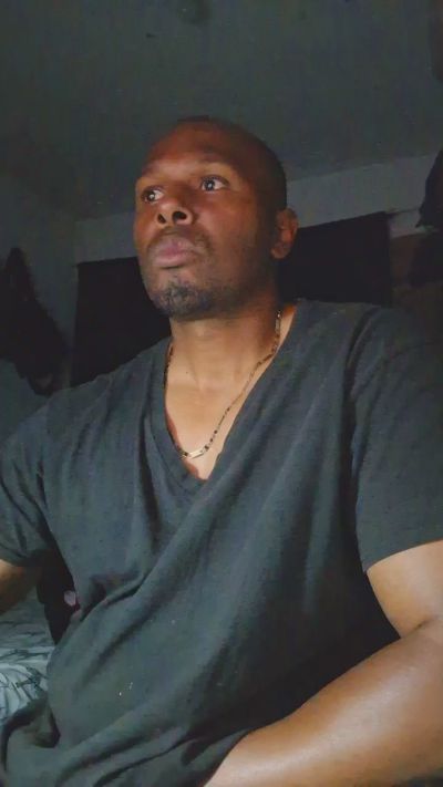 irey_negro live cam on Cam4