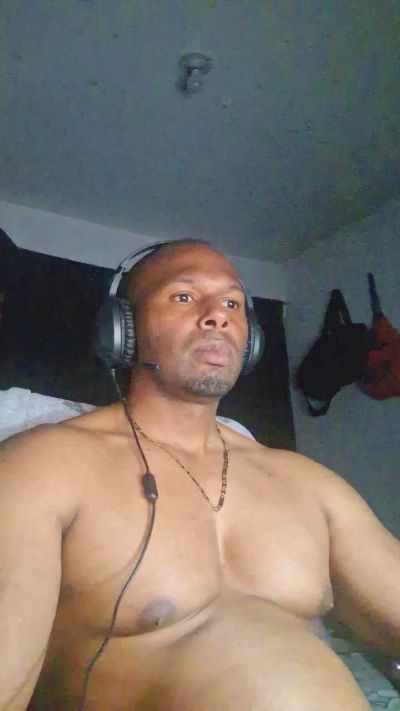 irey_negro live cam on Cam4