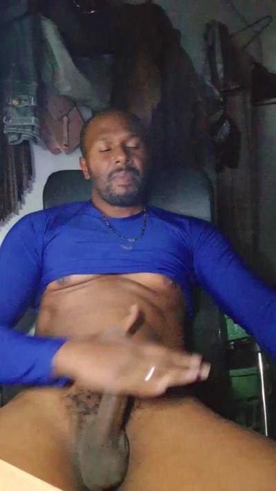 irey_negro live cam on Cam4