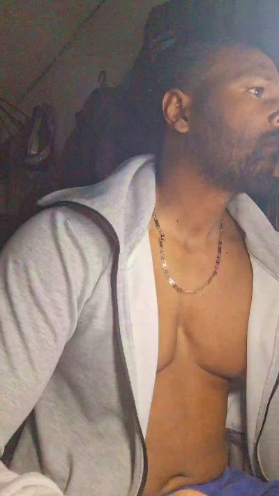 irey_negro live cam on Cam4