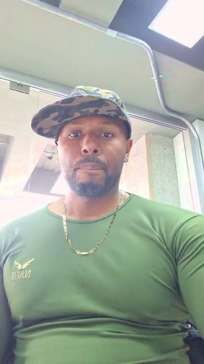 irey_negro live cam on Cam4