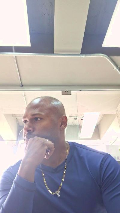 irey_negro live cam on Cam4