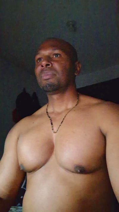 irey_negro live cam on Cam4