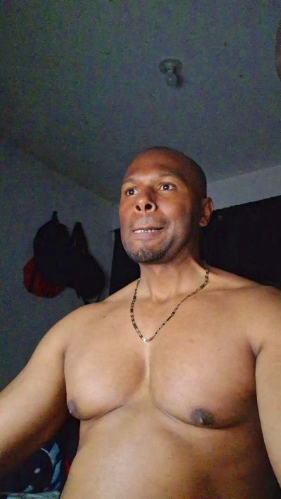 irey_negro live cam on Cam4