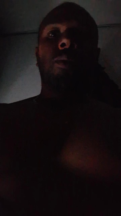 irey_negro live cam on Cam4