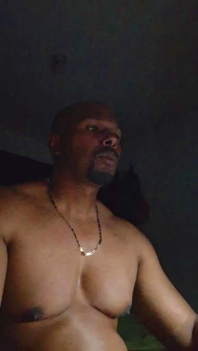 irey_negro live cam on Cam4