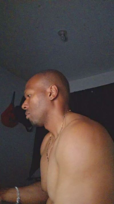 irey_negro live cam on Cam4