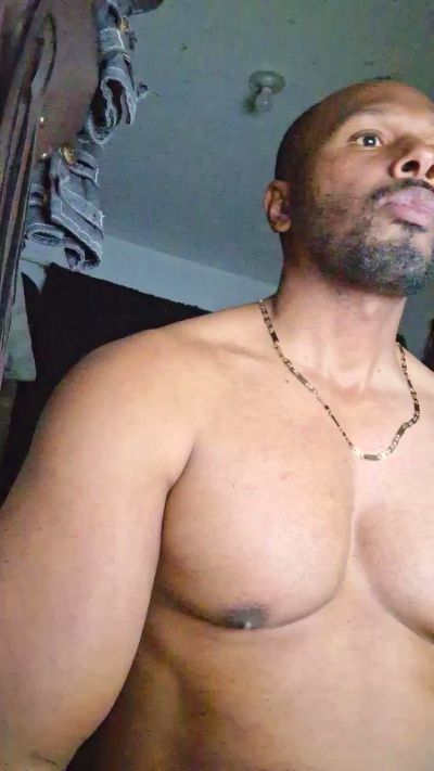 irey_negro live cam on Cam4