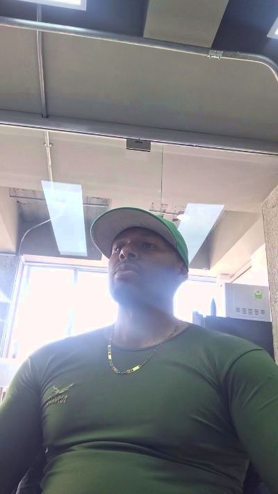 irey_negro live cam on Cam4