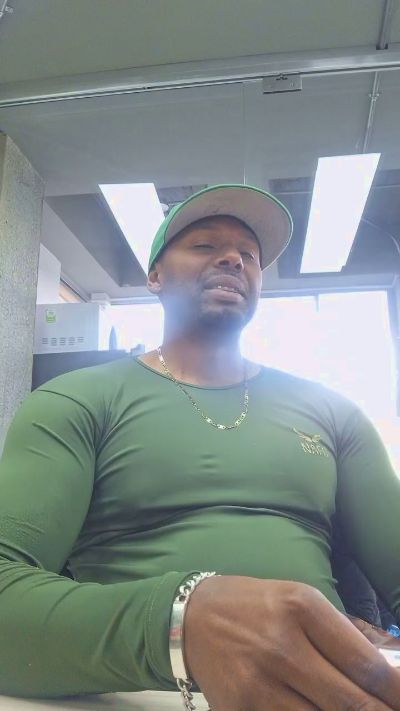 irey_negro live cam on Cam4