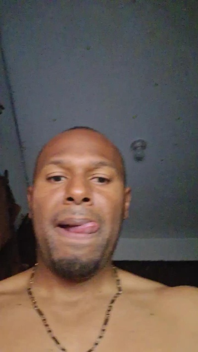 irey_negro live cam on Cam4