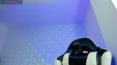 iris_torrezz live cam on Cam4