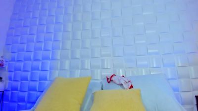 iris_torrezz live cam on Cam4