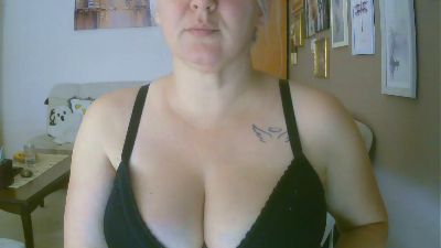 irma2 live cam on Cam4