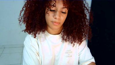 isa_bellaxx live cam on Cam4