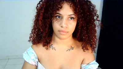 isa_bellaxx live cam on Cam4