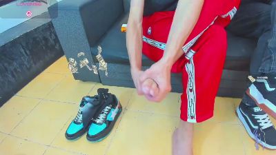 isaak_26 live cam on Cam4