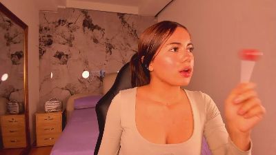 isabela_wolf live cam on Cam4