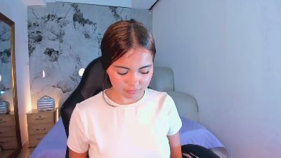 isabela_wolf live cam on Cam4