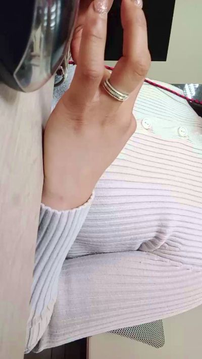 isabella22 live cam on Cam4