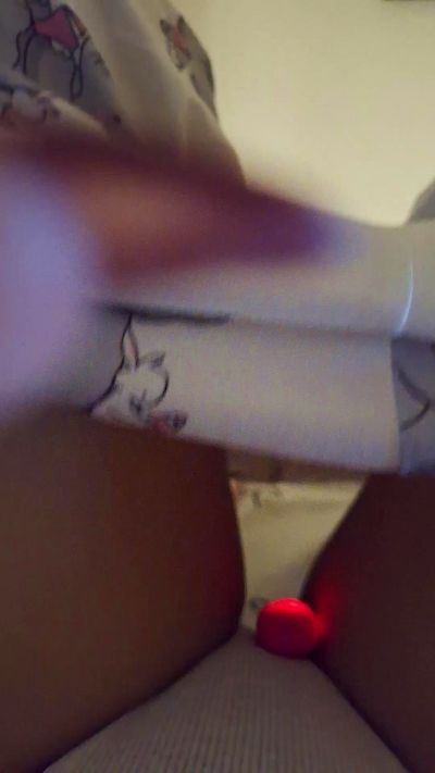 isabella323 live cam on Cam4