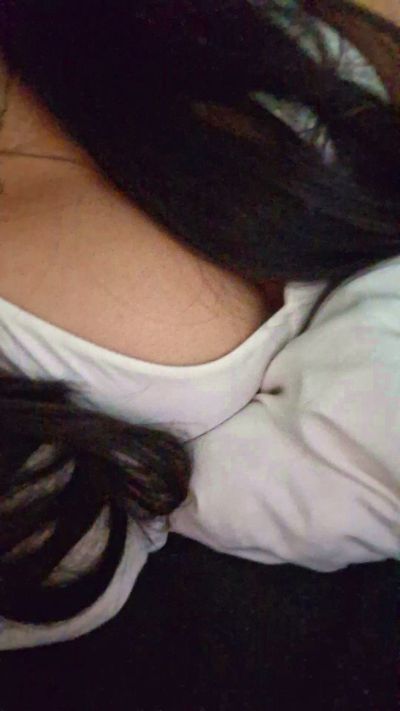 isabella323 live cam on Cam4