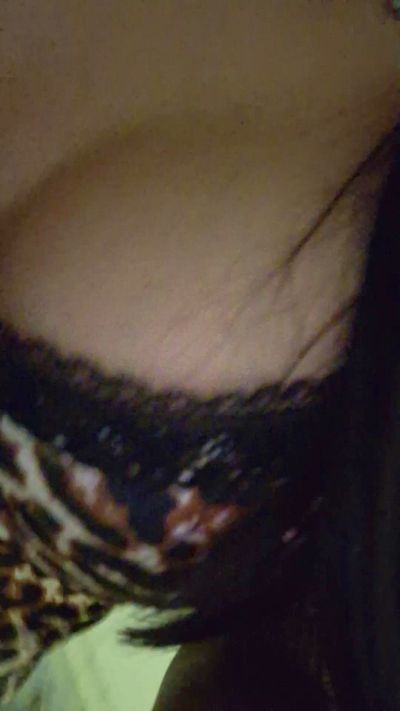 isabella323 live cam on Cam4