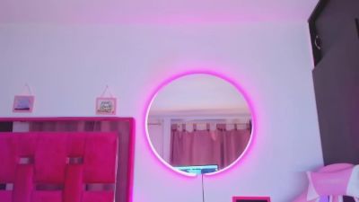 isabella_lovest live cam on Cam4