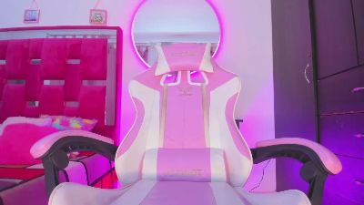 isabella_lovest live cam on Cam4