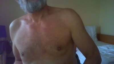 isarsurfer1 live cam on Cam4