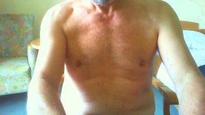 isarsurfer1 live cam on Cam4