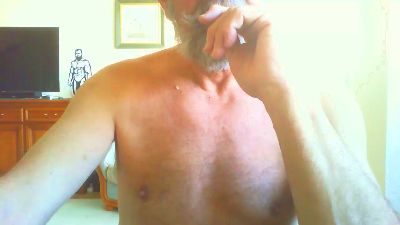 isarsurfer1 live cam on Cam4