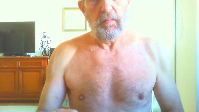 isarsurfer1 live cam on Cam4