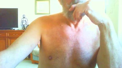 isarsurfer1 live cam on Cam4