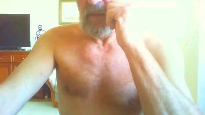 isarsurfer1 live cam on Cam4