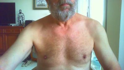 isarsurfer1 live cam on Cam4