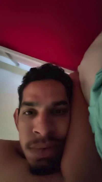 ismaellliv2 live cam on Cam4
