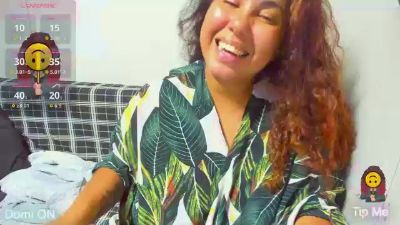 isobel_adams202 live cam on Cam4