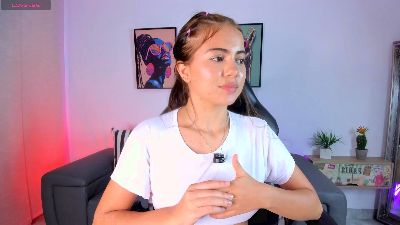 issa_wolf live cam on Cam4