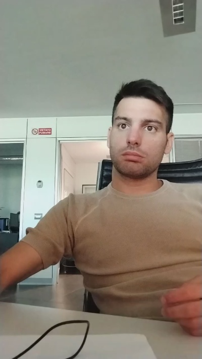italian_bull1 live cam on Cam4