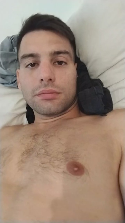 italian_bull1 live cam on Cam4