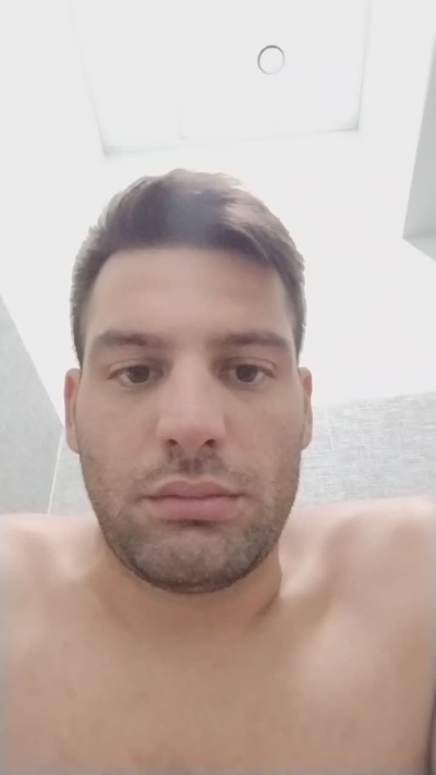 italian_bull1 live cam on Cam4