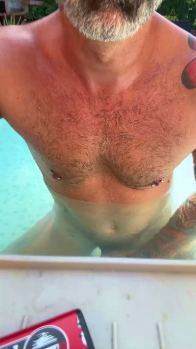 italianmen83 live cam on Cam4
